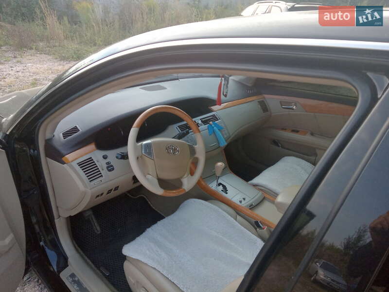 Седан Toyota Avalon 2007 в Ківерцях