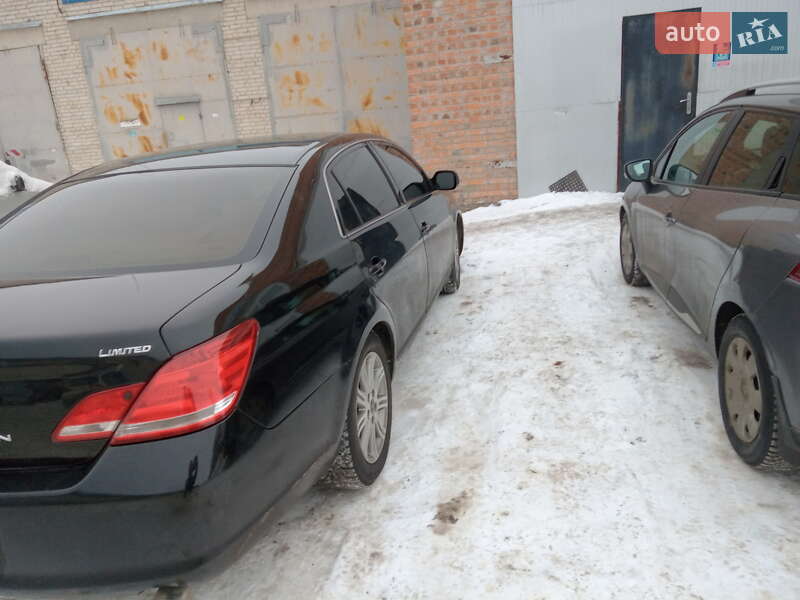 Седан Toyota Avalon 2007 в Ківерцях
