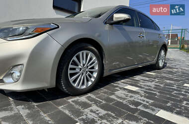 Седан Toyota Avalon 2014 в 