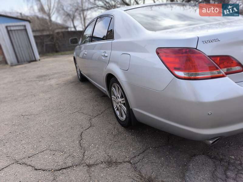 Седан Toyota Avalon 2006 в Добровеличковке