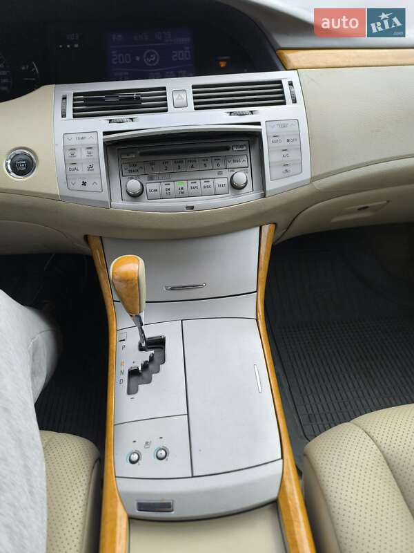 Седан Toyota Avalon 2006 в Добровеличковке
