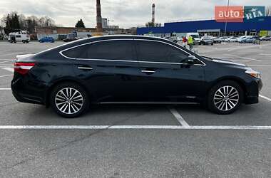 Седан Toyota Avalon 2015 в 