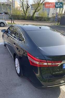 Седан Toyota Avalon 2015 в 