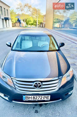 Седан Toyota Avalon 2012 в Измаиле