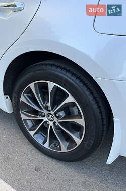 Седан Toyota Avalon 2016 в 