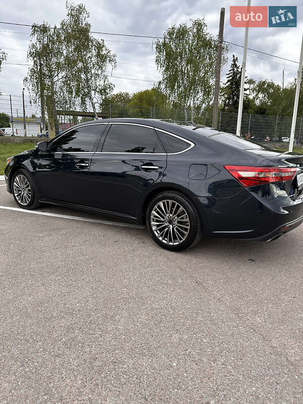 Седан Toyota Avalon 2018 в Житомирі