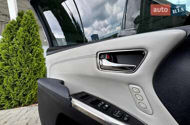 Седан Toyota Avalon 2013 в 