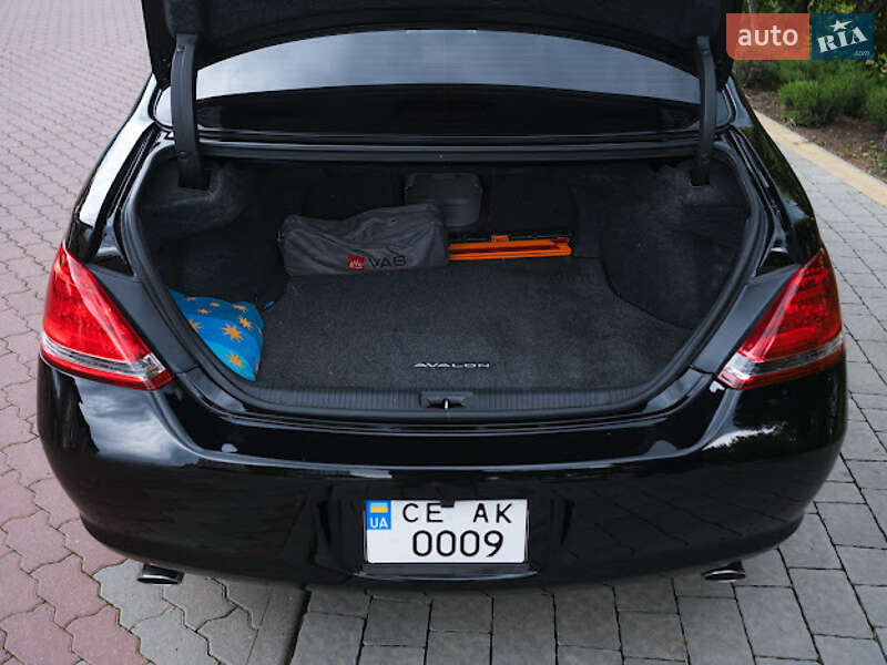Седан Toyota Avalon 2006 в Чернівцях