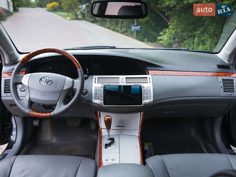 Седан Toyota Avalon 2006 в Чернівцях