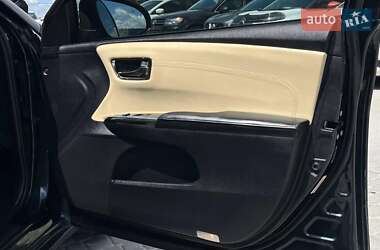 Седан Toyota Avalon 2014 в 