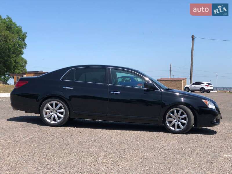 Седан Toyota Avalon 2008 в Черноморске