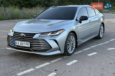 Седан Toyota Avalon 2019 в Киеве