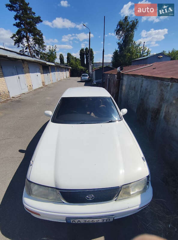 Седан Toyota Avalon 1995 в Киеве