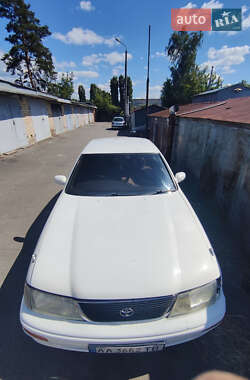 Седан Toyota Avalon 1995 в 