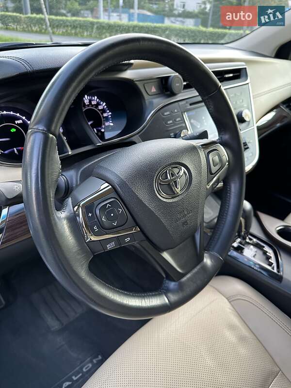 Седан Toyota Avalon 2014 в Дніпрі