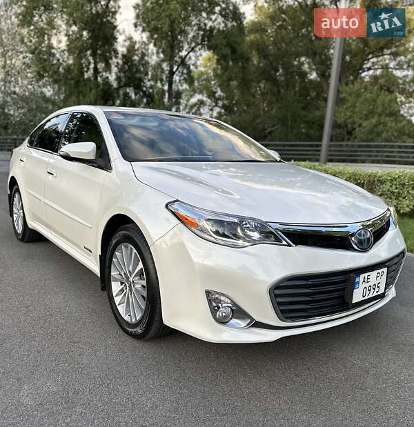 Седан Toyota Avalon 2014 в Дніпрі