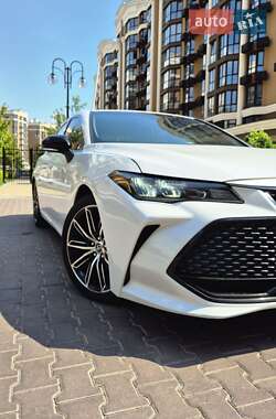 Седан Toyota Avalon 2018 в Києві