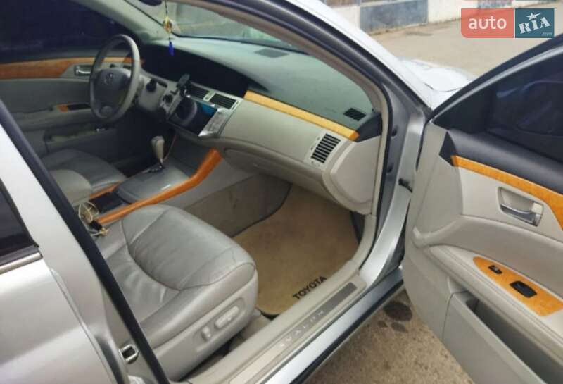 Седан Toyota Avalon 2005 в Любашевке