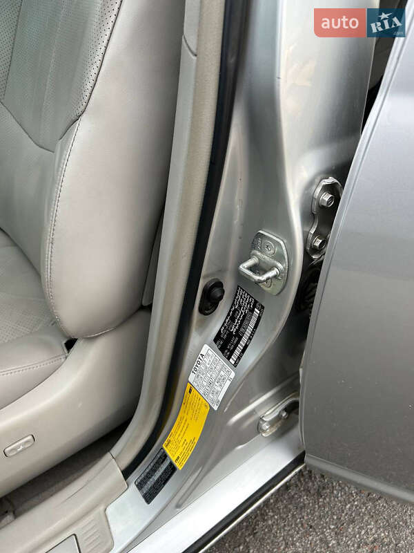 Седан Toyota Avalon 2008 в Житомире