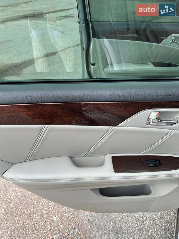 Седан Toyota Avalon 2008 в Житомире