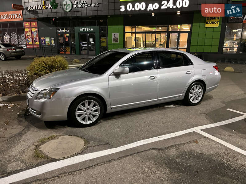 Седан Toyota Avalon 2005 в Києві
