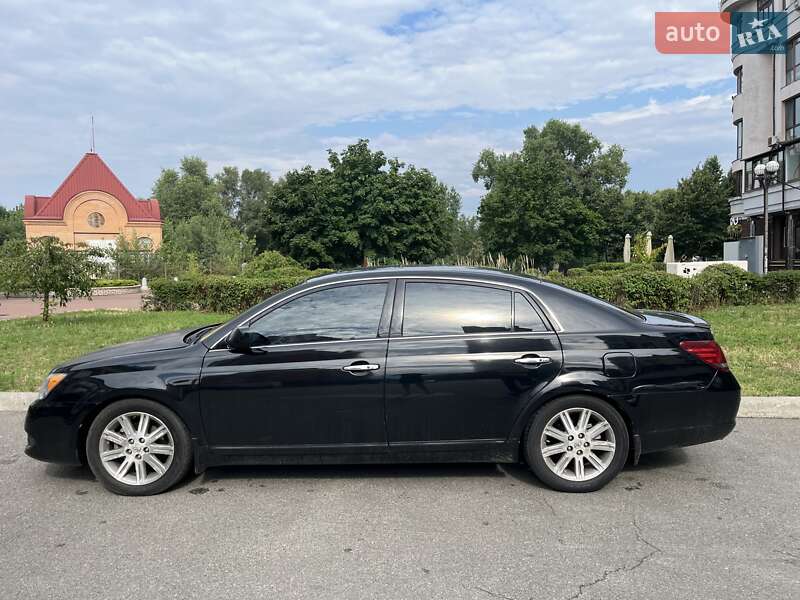 Седан Toyota Avalon 2008 в Киеве