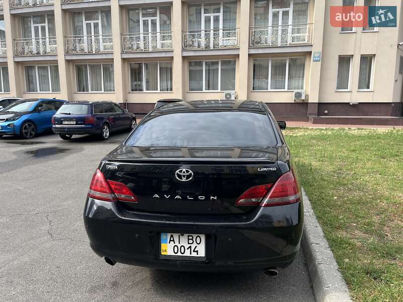 Седан Toyota Avalon 2008 в Киеве