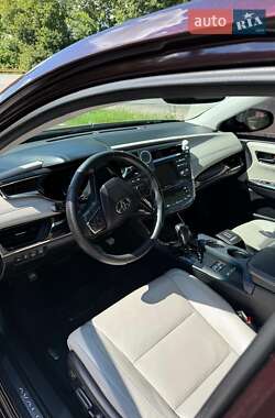 Седан Toyota Avalon 2014 в 
