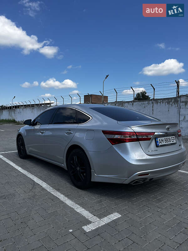 Седан Toyota Avalon 2014 в Житомире