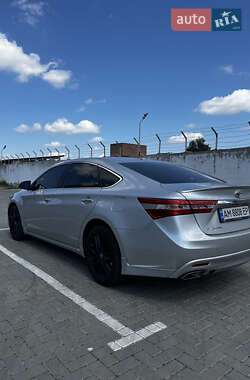 Седан Toyota Avalon 2014 в 