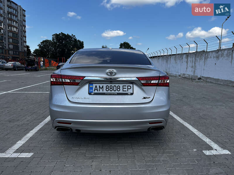 Седан Toyota Avalon 2014 в Житомире