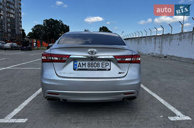 Седан Toyota Avalon 2014 в 