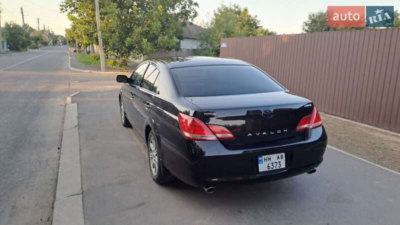 Седан Toyota Avalon 2006 в Измаиле