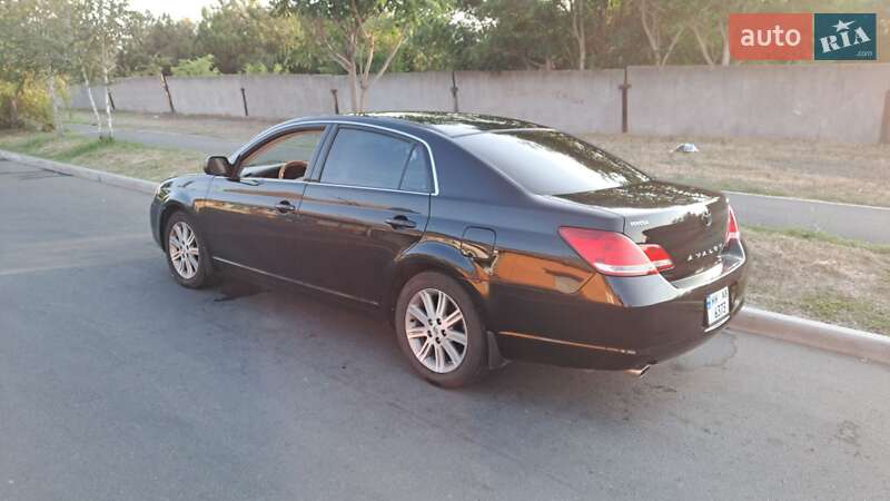 Седан Toyota Avalon 2006 в Измаиле