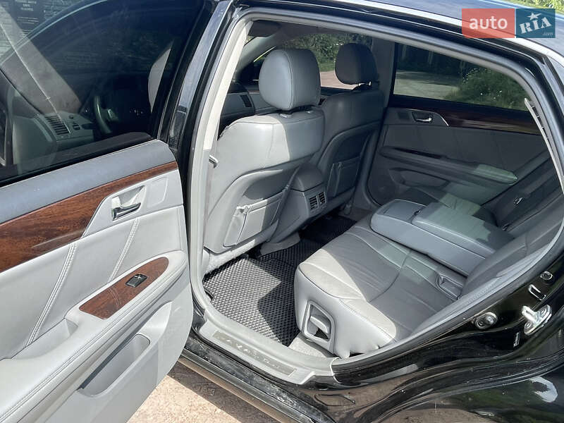 Седан Toyota Avalon 2008 в Черняхове