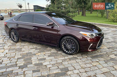Седан Toyota Avalon 2016 в 