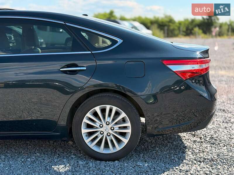 Седан Toyota Avalon 2014 в Львове