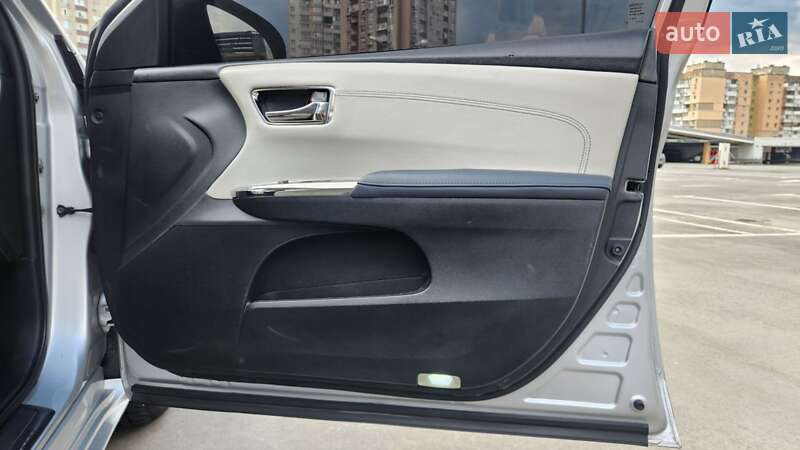 Седан Toyota Avalon 2014 в Києві