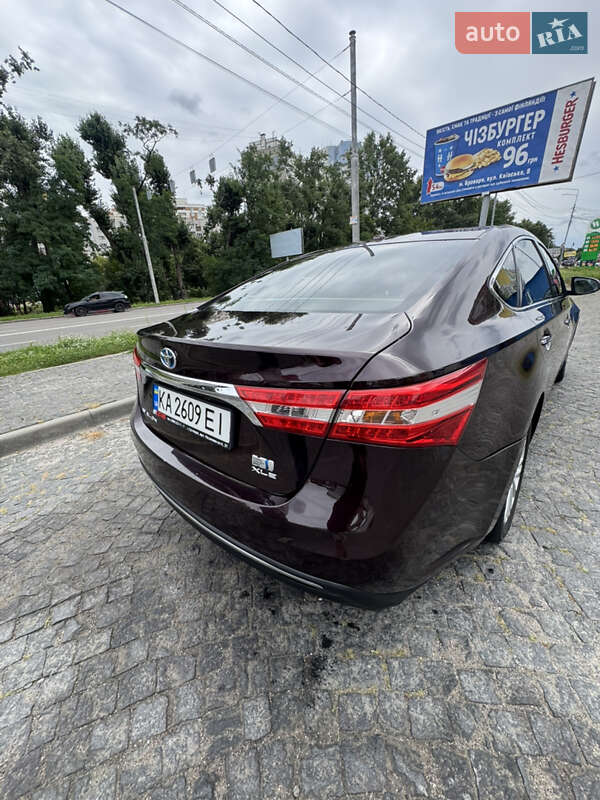 Седан Toyota Avalon 2014 в Броварах