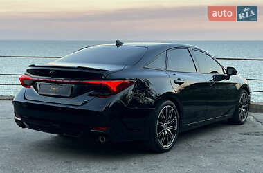 Седан Toyota Avalon 2019 в 
