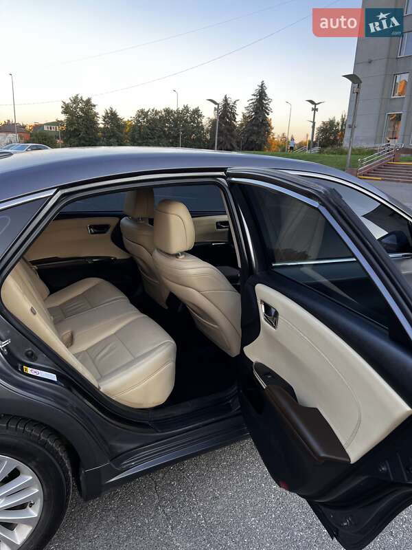 Седан Toyota Avalon 2015 в Виннице
