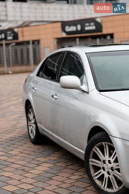 Седан Toyota Avalon 2008 в Львові