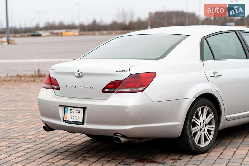 Седан Toyota Avalon 2008 в Львові