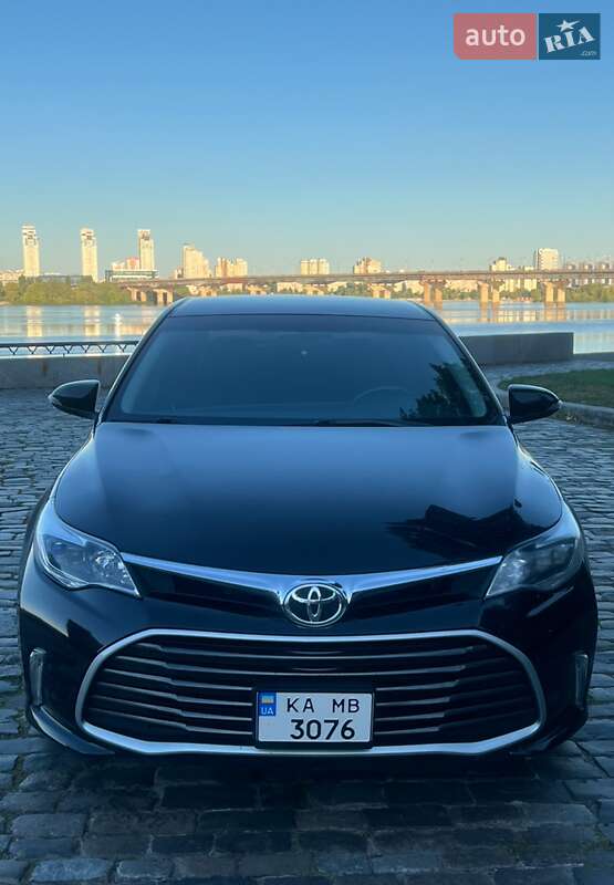 Седан Toyota Avalon 2015 в Киеве