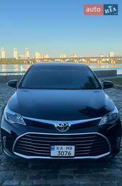 Седан Toyota Avalon 2015 в 