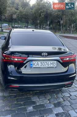 Седан Toyota Avalon 2015 в 