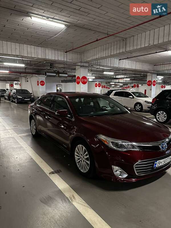 Седан Toyota Avalon 2013 в 