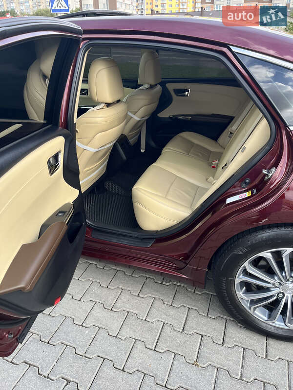 Седан Toyota Avalon 2015 в Хмельницком