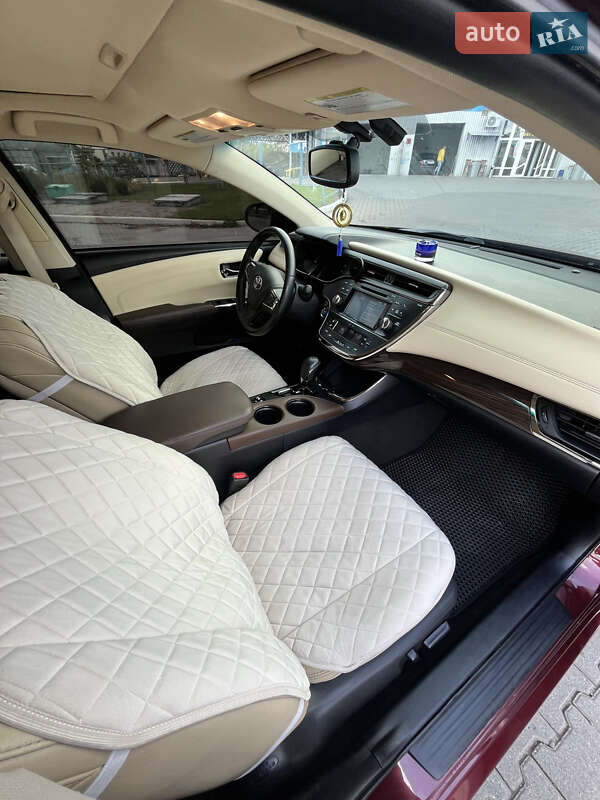 Седан Toyota Avalon 2015 в Хмельницком
