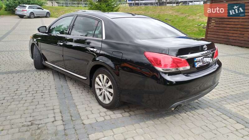 Седан Toyota Avalon 2011 в Рівному